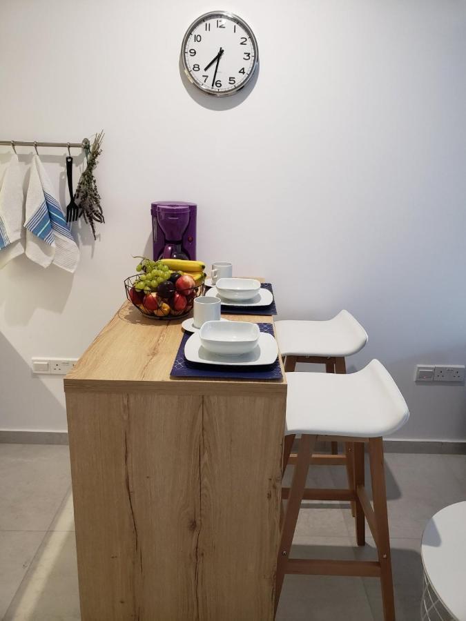 Modern & Cozy Studio W/ Backyard Near City Center Limassol Eksteriør billede