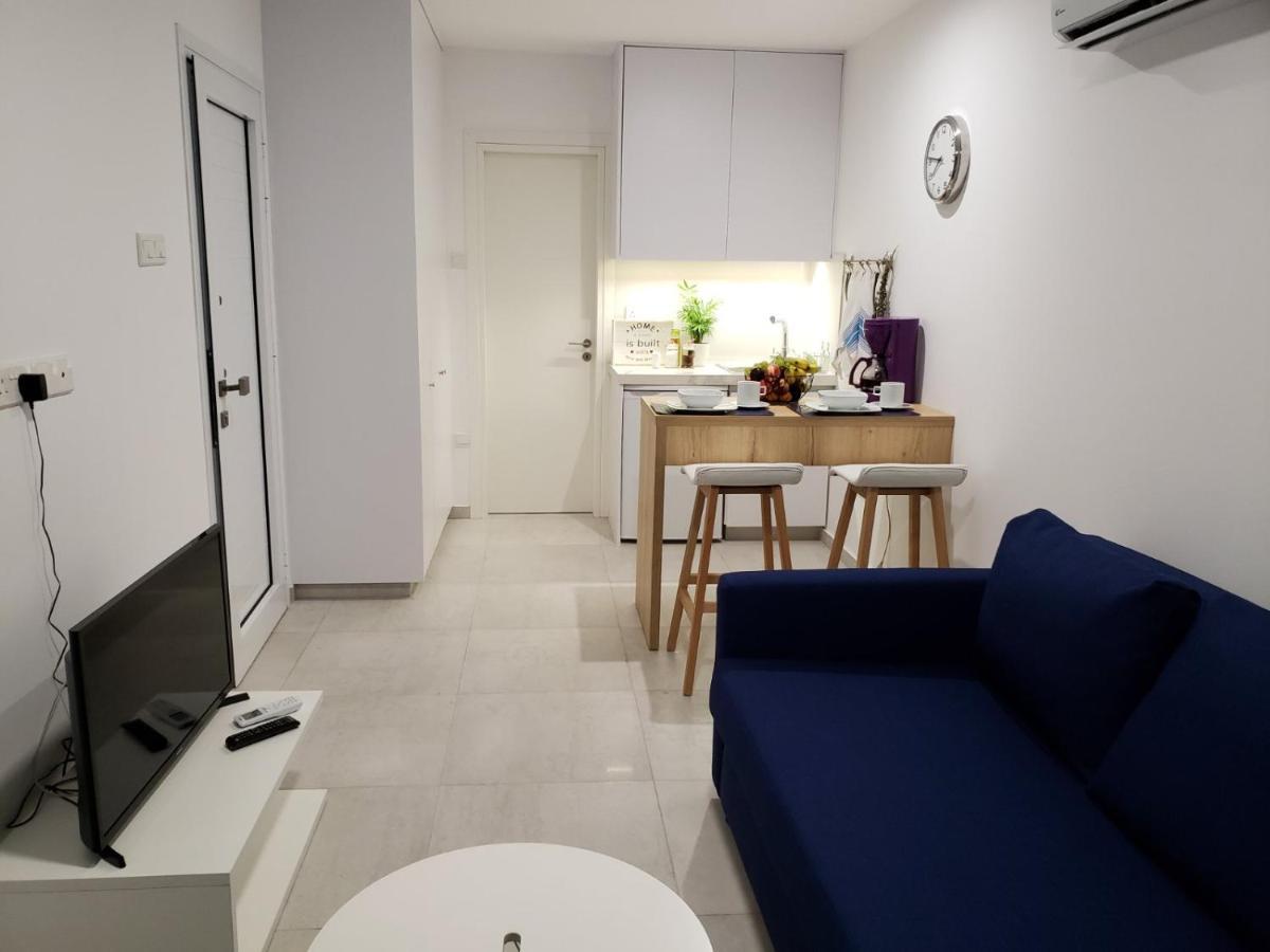 Modern & Cozy Studio W/ Backyard Near City Center Limassol Eksteriør billede